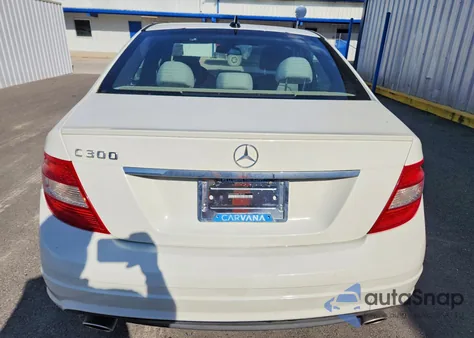 2011 Mercedes-Benz C 300 из США, поврежденный, VIN WDDGF5EB5BR187230